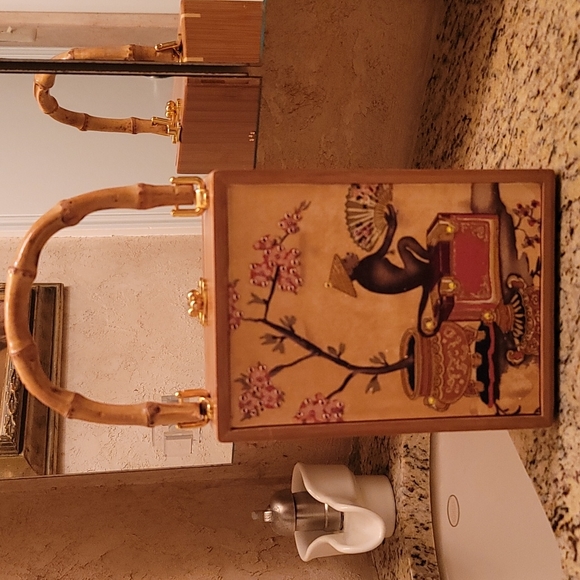 Hula Lula pocketbook - Picture 1 of 7